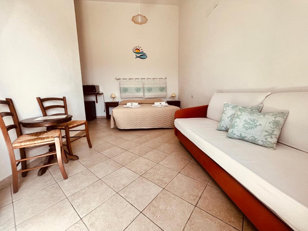 La Striscia Larga Bed and Breakfast San Pasquale Εξωτερικό φωτογραφία